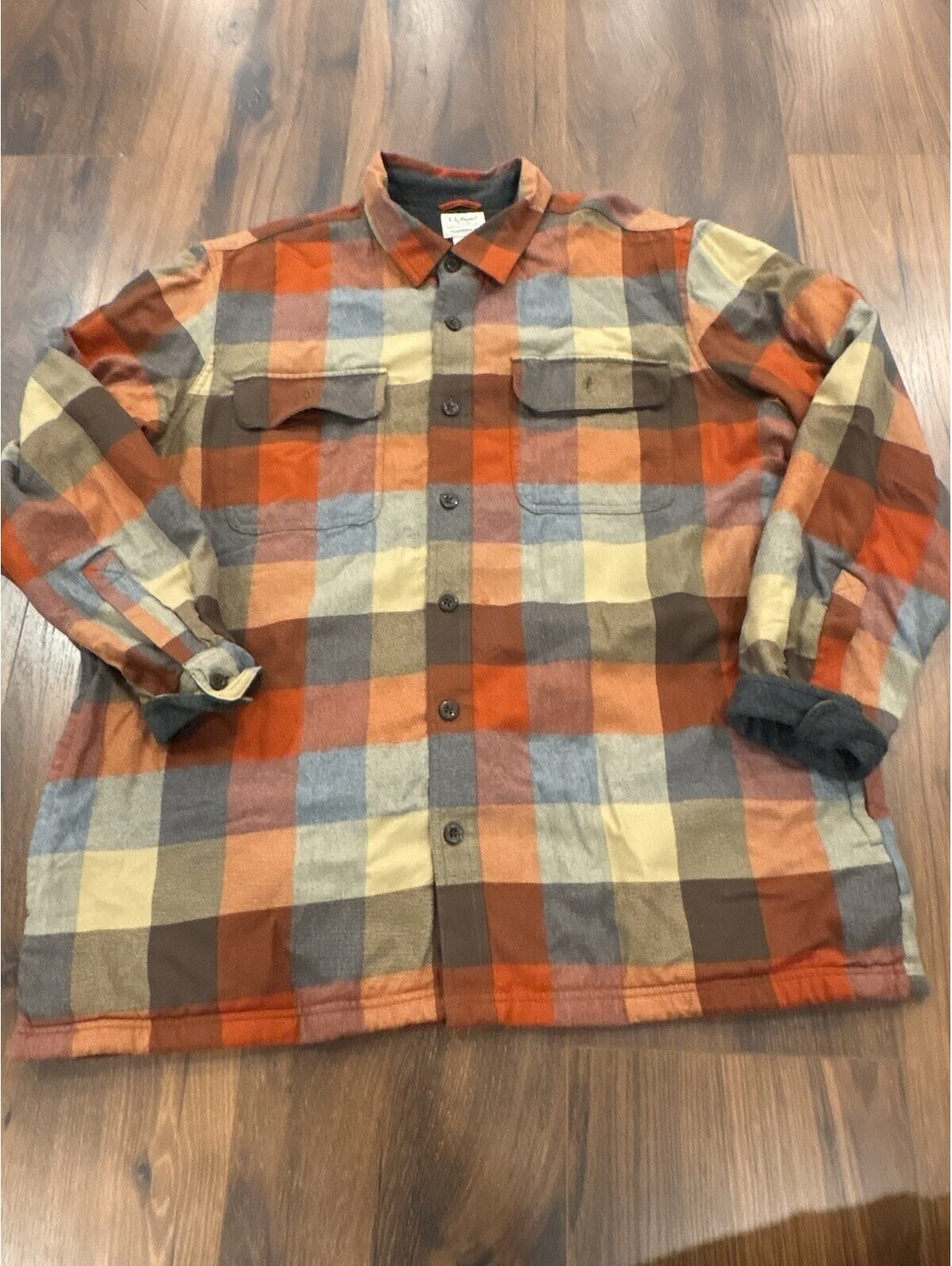 L.L. Bean Long Sleeved Fleece Lined Plaid Flannel Button Up Shirt Men's Medium